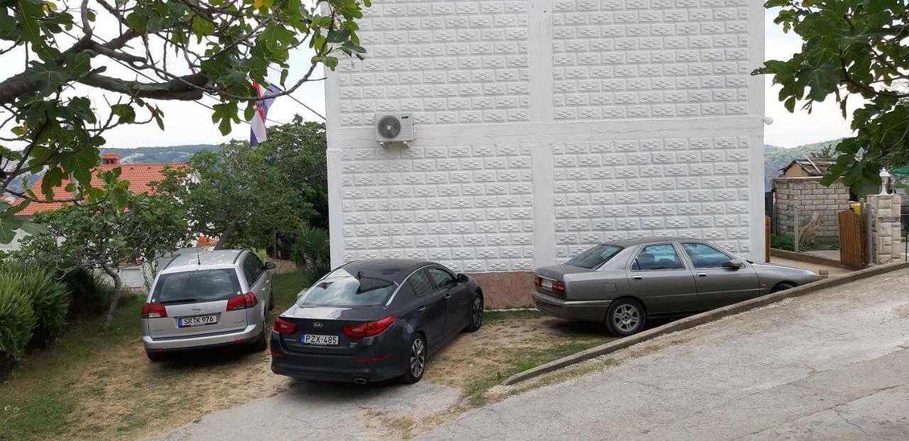 Apartman Pave & Ilija Jr Lopar Exteriör bild